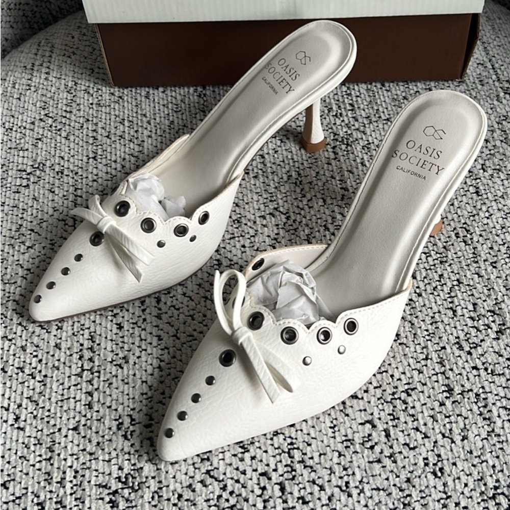 Kitten heels. Never before worn! White heels from Oasis Society size 6.5